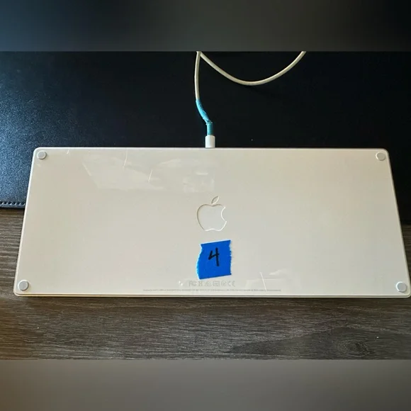 Magic Keyboard 4 - Picture 2 of 3